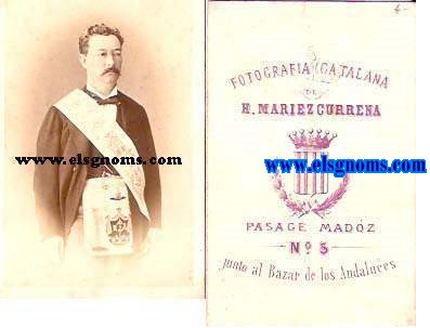 Fotografa Catalana de H. Mariezcurrena. Pasage Madz N 5 junto al Bazar de los Andaluces.  Fotografa en albmina formato carte de visite en de masn con sus atributos simblicos